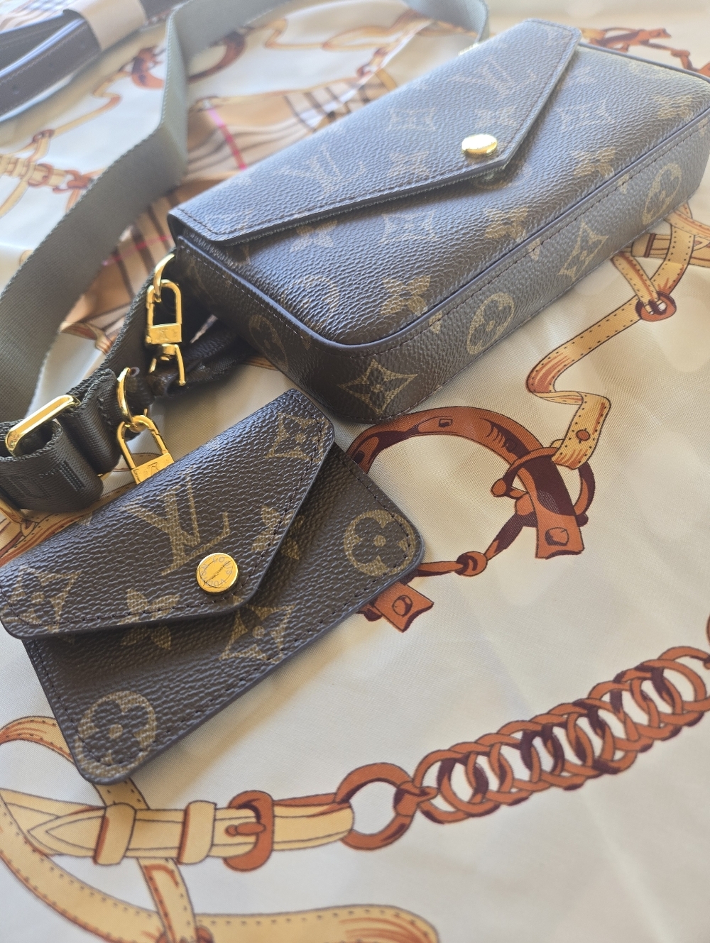 Designer Inspired Brown Monogram Crossbody w/ 2 Straps And Card Holder - Picture 7 of 7